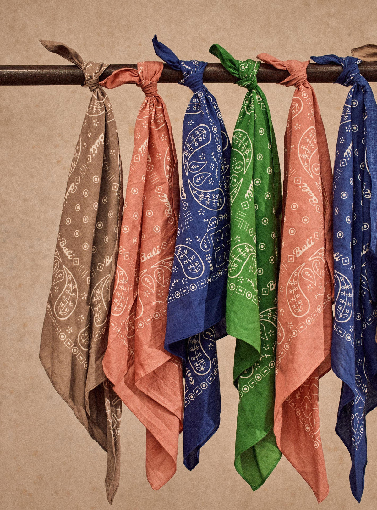 Cilian Rosette scarf