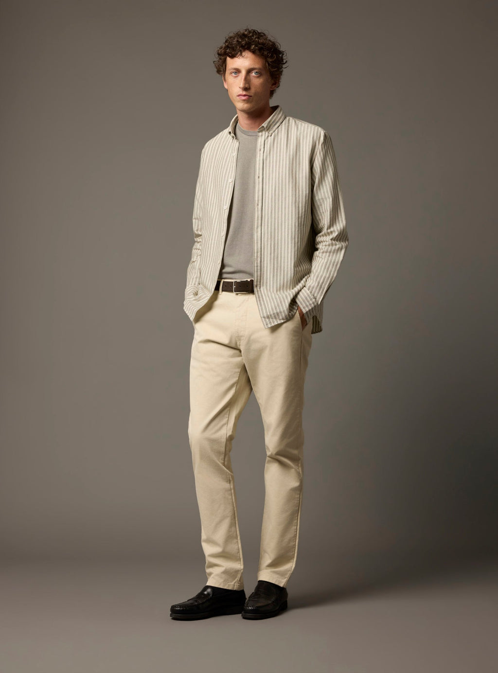College Dark Khaki/White Shirt