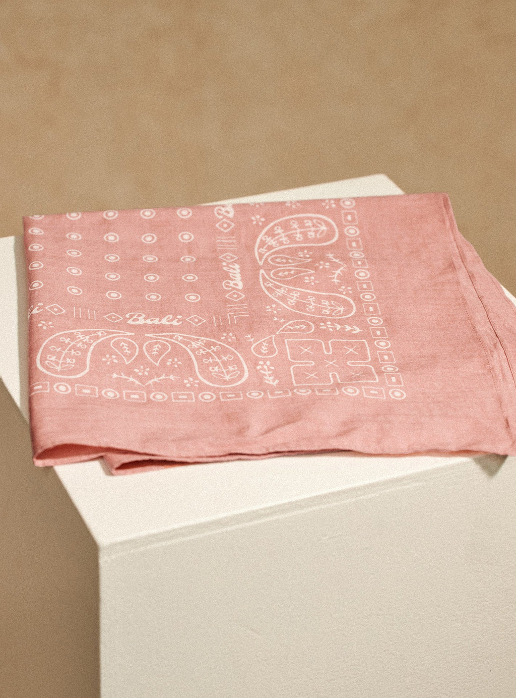 Cilian Rosette scarf